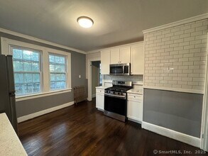 463 Highland Ave in Stratford, CT - Building Photo - Building Photo