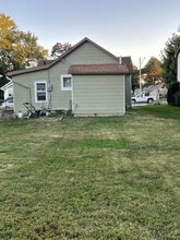 114 W Charles St in Valley, NE - Foto de edificio - Building Photo