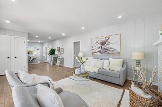 102 Olive St in Los Gatos, CA - Foto de edificio - Building Photo