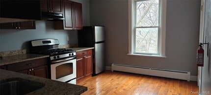 104 Winnikee Ave in Poughkeepsie, NY - Building Photo - Building Photo