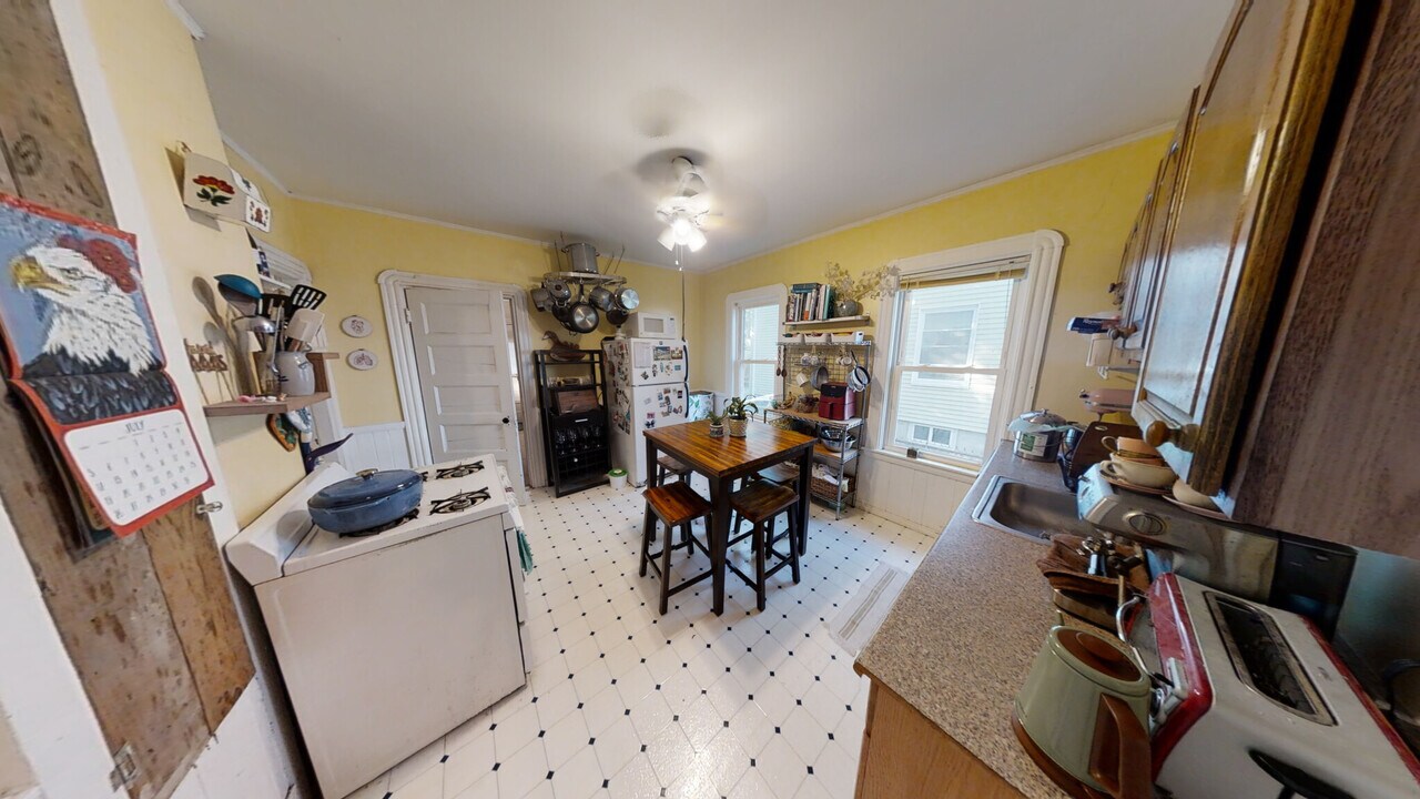 29 Victoria St in Somerville, MA - Building Photo