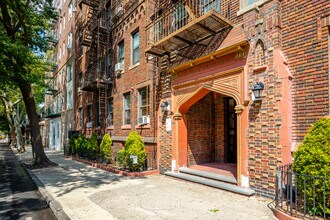545 85TH St in Brooklyn, NY - Foto de edificio - Building Photo
