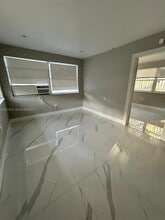 2071 NE 167th St in North Miami Beach, FL - Building Photo - Building Photo
