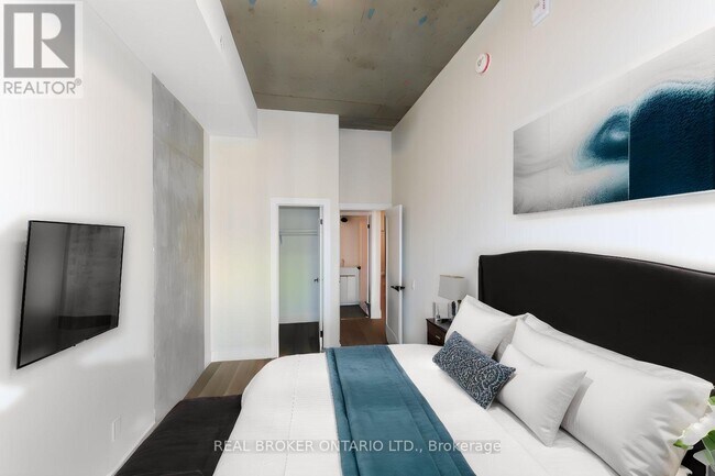property at 169-169 James St S