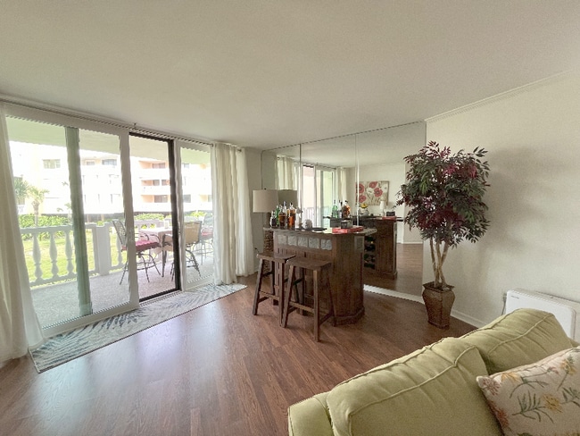 6650 Sunset Way in St Pete Beach, FL - Building Photo - Building Photo