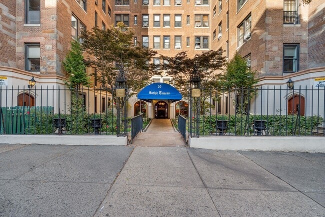 50 Glenwood Ave in Jersey City, NJ - Building Photo - Building Photo