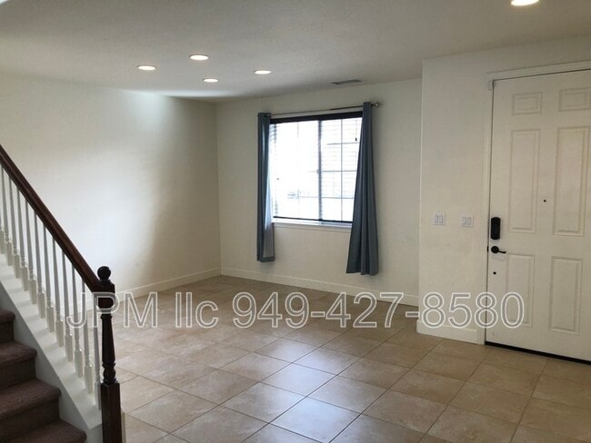 10643 Foxberry Park Dr in Reno, NV - Building Photo - Building Photo