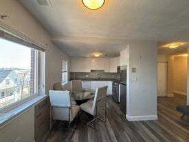 11 Langdon St, Unit 403 in Everett, MA - Building Photo