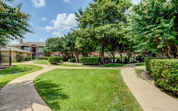 The Park @ Live Oak Apartments in Houston, TX - Building Photo - Building Photo