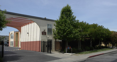 Virginia Lane in Concord, CA - Foto de edificio - Building Photo