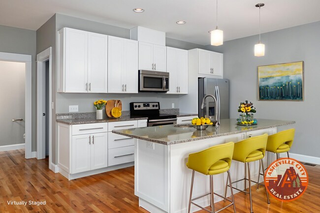 200 N Skyloft Dr in Asheville, NC - Building Photo - Building Photo