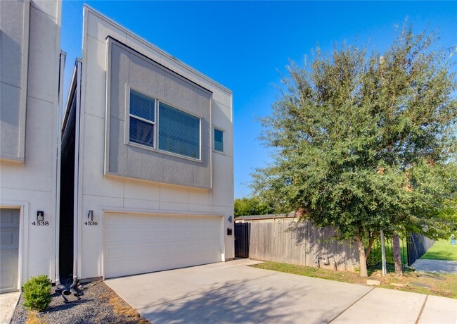 4536 Sunflower St in Houston, TX - Building Photo - Building Photo