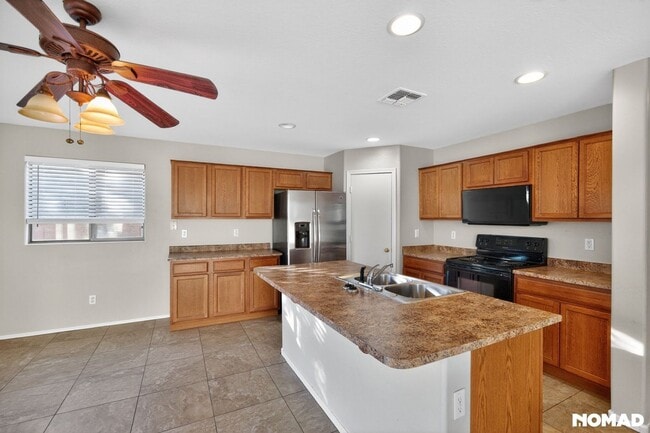 9323 W Crown King Rd in Tolleson, AZ - Building Photo - Building Photo