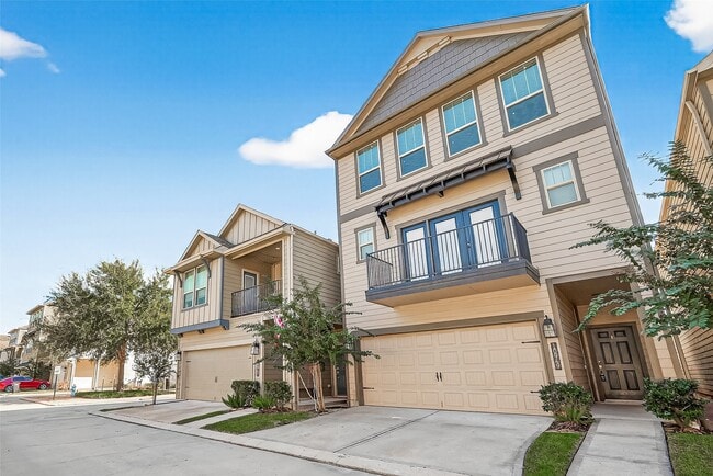 10949 Cannes Memorial Dr in Houston, TX - Building Photo - Building Photo