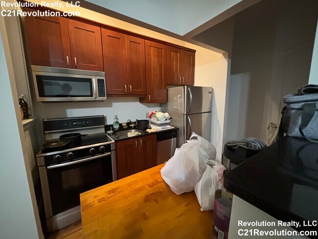 24 Peterborough St, Unit 8 in Boston, MA - Building Photo - Building Photo