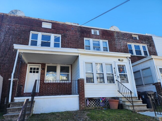 property at 814 E 22nd St