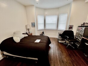 35 Foster St, Unit 1 in Boston, MA - Building Photo - Building Photo