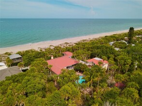 8300 Manasota Key Rd in Englewood, FL - Foto de edificio - Building Photo