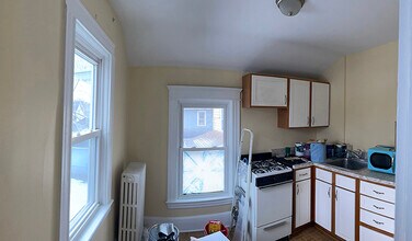 58 Edmonds St, Unit Apt 4 in Rochester, NY - Foto de edificio - Building Photo