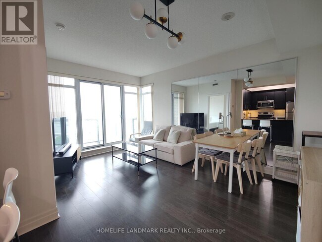 8110-8110 Birchmount Rd in Markham, ON - Building Photo - Building Photo
