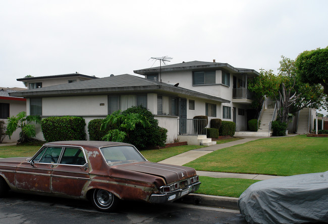 2912 W El Segundo Blvd in Gardena, CA - Building Photo - Building Photo