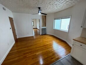 293 Boston Ave, Unit 2 in Medford, MA - Foto de edificio - Building Photo