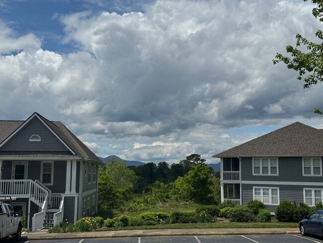 3802 Florham Pl in Asheville, NC - Building Photo - Building Photo