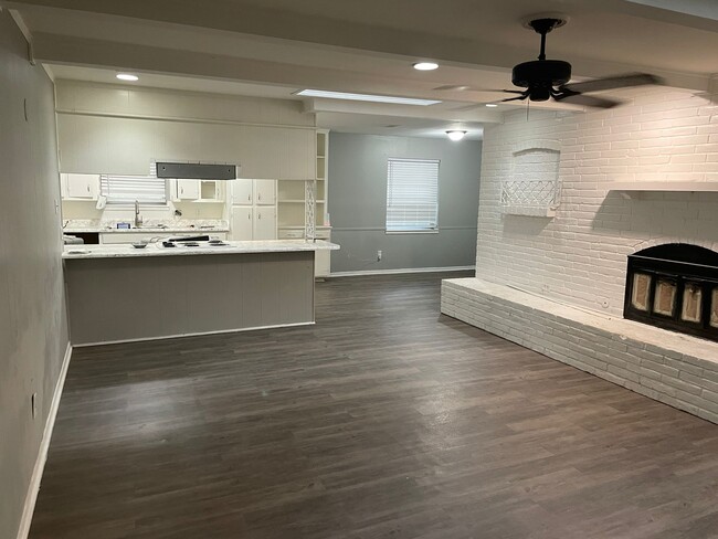6172 Whitman Ave in Fort Worth, TX - Building Photo - Building Photo