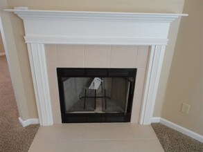 8364 Chesterhill Ln in Indianapolis, IN - Foto de edificio - Building Photo