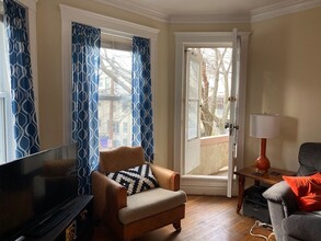 159 Coolidge St, Unit 2 in Brookline, MA - Building Photo - Building Photo