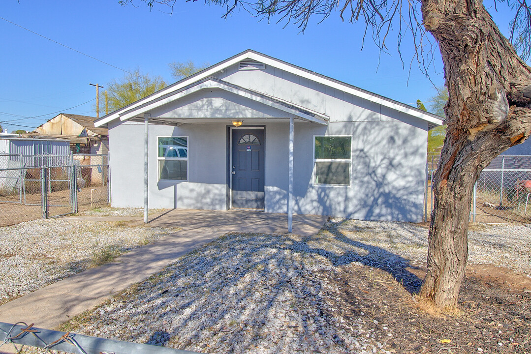 438 W Bealey Ave in Coolidge, AZ - Foto de edificio