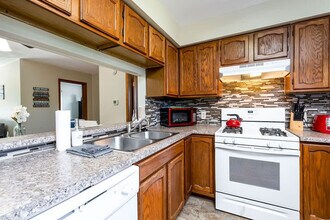 6542 Bella Vista Dr NE in Rockford, MI - Foto de edificio - Building Photo