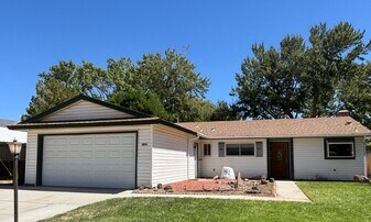 1474 Lazy A Dr in Bishop, CA - Building Photo