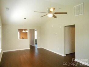 5325 Harris Cove Dr in Charlotte, NC - Building Photo - Building Photo