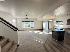 1824 E Warbler Ln in Post Falls, ID - Building Photo - Building Photo