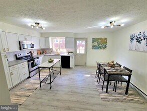 303 Gray Ave in Winchester, VA - Building Photo - Building Photo