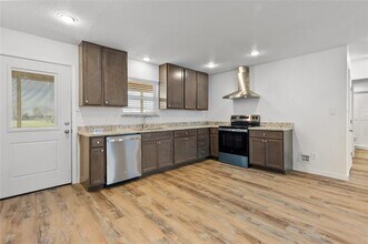 6934 Simmons Dr in Lone Oak, TX - Building Photo - Building Photo