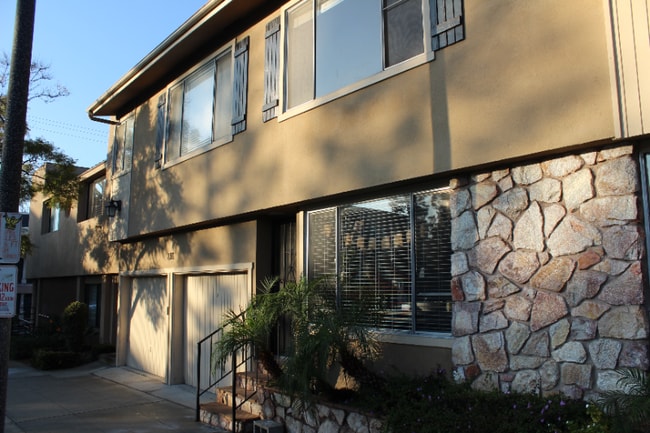 231 Grand Ave, Unit 5 in Long Beach, CA - Building Photo - Building Photo