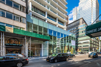 200 E 59th St in New York, NY - Building Photo - Building Photo