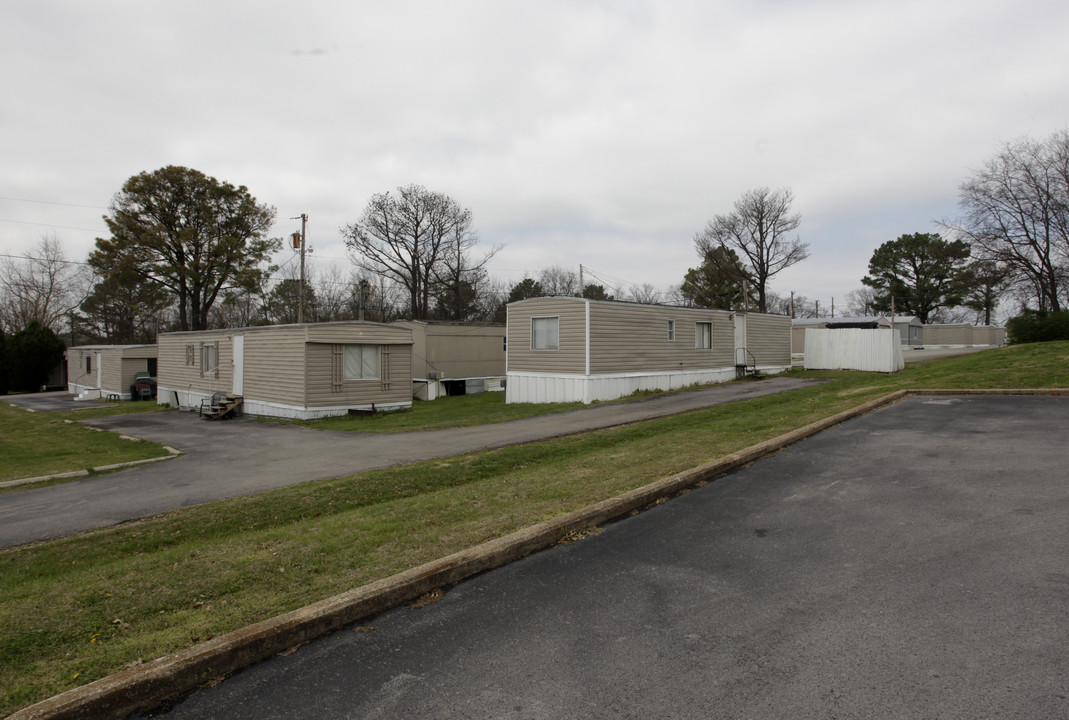 Woodside Mobile Home Community in Columbia, TN - Foto de edificio