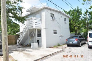 1909 13th Ave S in St. Petersburg, FL - Building Photo