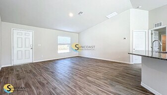 1714 NE 40th Ln in Cape Coral, FL - Building Photo