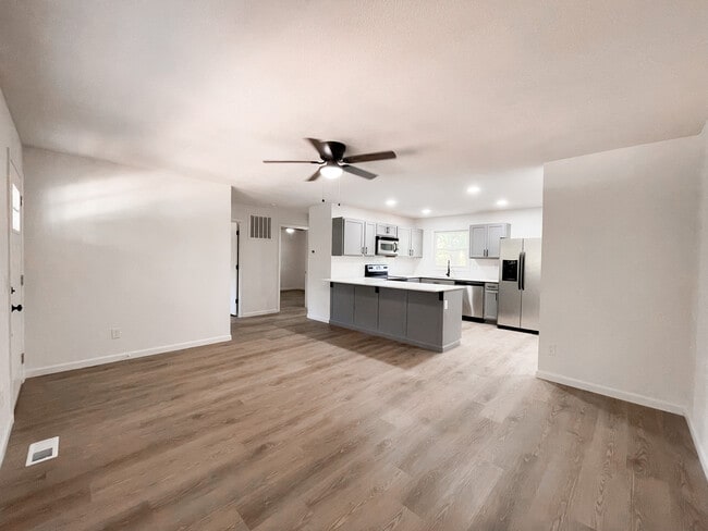 21 Munster Dr in Bella Vista, AR - Building Photo - Building Photo