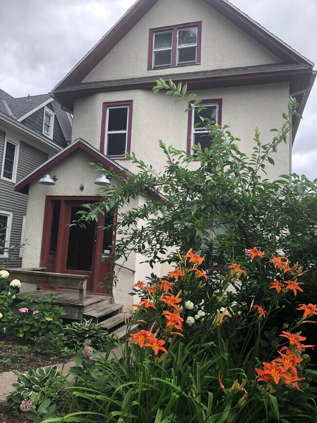 2553 Aldrich Avenue South Rentals in Minneapolis, MN