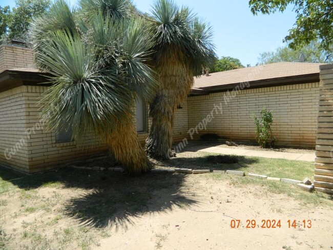 5517 1st St in Lubbock, TX - Building Photo - Building Photo