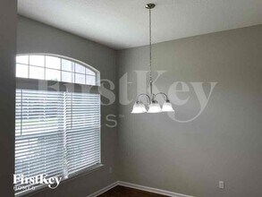 4592 Royal Port Dr in Jacksonville, FL - Foto de edificio - Building Photo