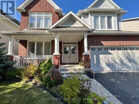 129 Tapestry Dr in Ottawa, ON - Building Photo