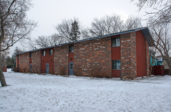 132 Calhoun St in Anoka, MN - Building Photo - Building Photo