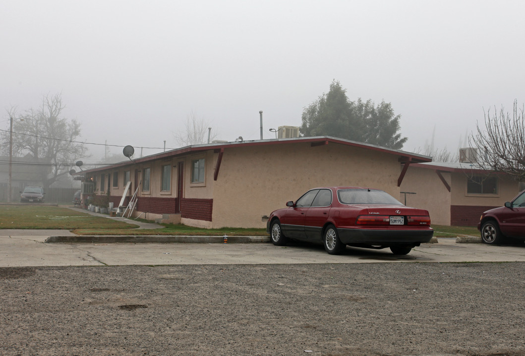 1024 W Canal Dr in Turlock, CA - Building Photo