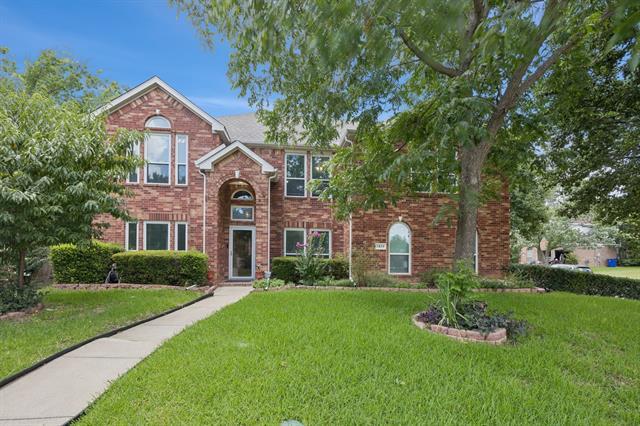 1517 Brighton Dr in Mansfield, TX - Foto de edificio